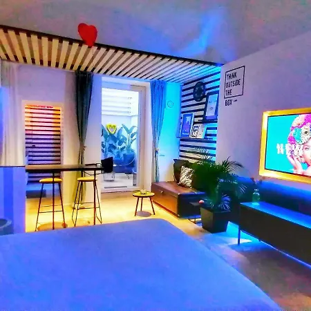 Hello Gorgeous Apartman