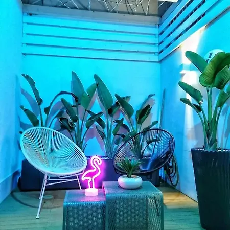 Hello Gorgeous * Bari